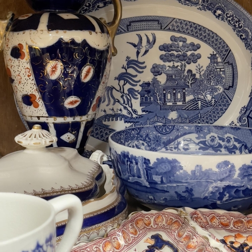 50 - A Spode Italianate blue and white bowl, willow pattern meat dish, chinoiserie tureen, cow creamer, d... 