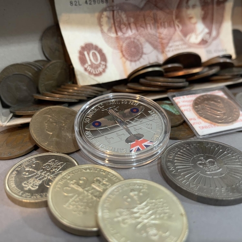 194 - Box of miscellaneous mainly British obsolete currency including three £2 coins and a £5 coin