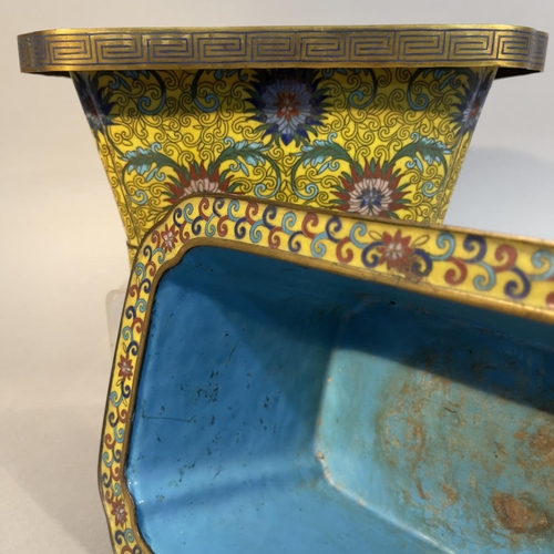 118 - A PAIR OF CHINESE YELLOW AND TURQUOISE CLOISONNÉ JARDINIÈRE, Qing, rectangular with inset corners, i... 