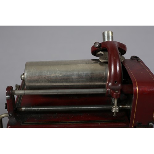 45 - AN EDISON RED GEM PHONOGRAPH, serial no 317574D, 4 to 2 minute play, gilt and black transfer  decora... 