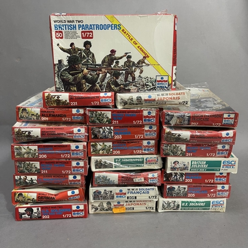 225 - A quantity (24) of boxed, Esci 1/72 WW2 model soldiers, US Paratroopers, Japanese Soldiers, and Germ... 