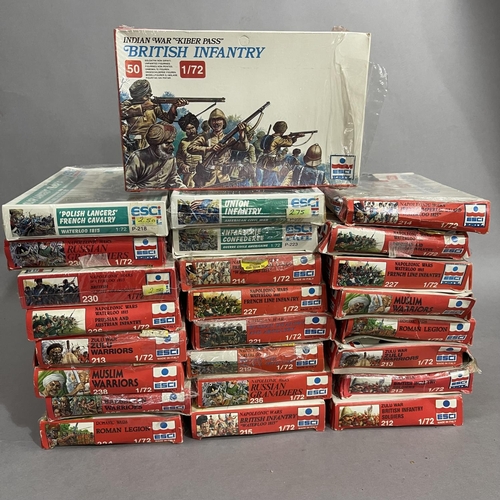 226 - A quantity (25) of boxed, Esci 1/72 scale soldiers and combatants, including French Cavalry Polish L... 