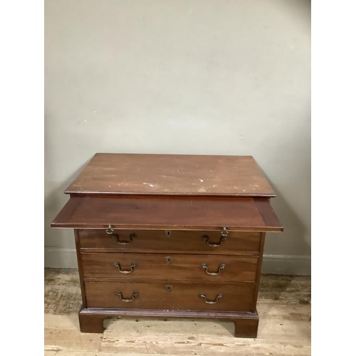 491 - A mahogany bachelor's chest of four graduated drawers and on bracket feet, 92cm wide, 82cm high