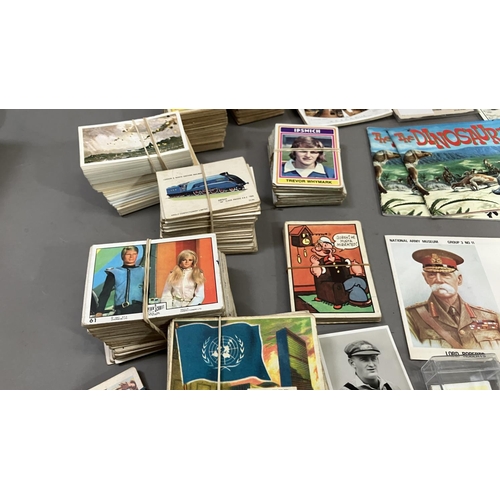 160 - A large quantity of mixed cigarette and trade cards, including Captain Scarlett and the Mysterons, U... 