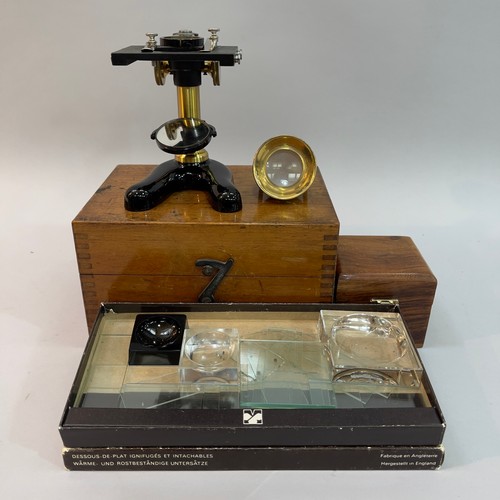 39B - A boxed Leitz Wetzlar inspection scope, with assorted magnification eyepieces, a boxed brass eyepiec... 