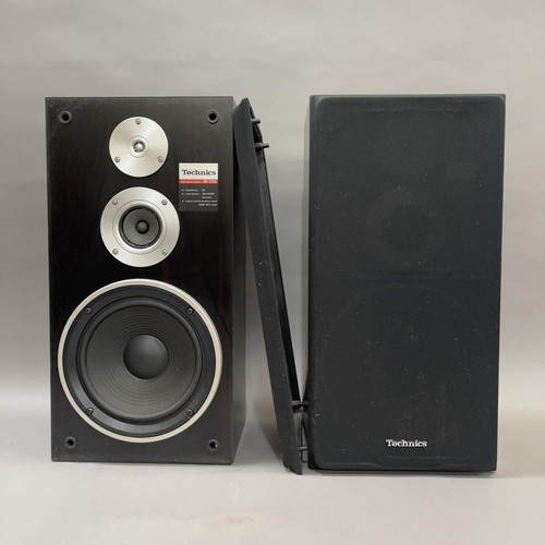 51 - A Technics separates tower system hifi, comprising of SL-Q210 direct drive turntable, SU-Z55 integra... 