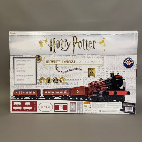 182 - A battery operated Harry Potter Hogwarts Express remote control train set by Hornby Lionel, includin... 