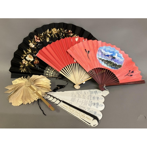 40 - A hand painted 20th century fan ( Kathy Maxwell, former member of the Fan Circle International), giv... 