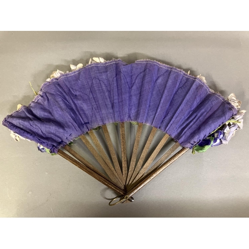 46 - The Posy Fan! A very scarce fan that is seldom seen, this fan has a specific construction that permi... 