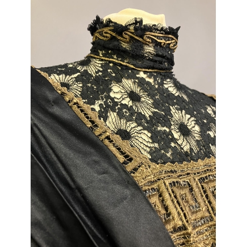 359 - An elaborately beaded Victorian beaded mantle, elbow length, black velvet formed in 2 layers, each t... 