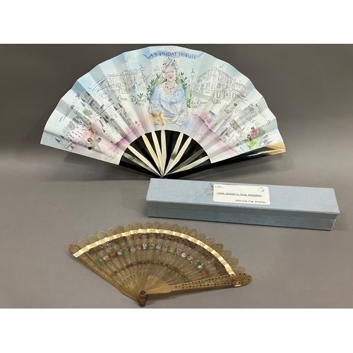 8 - A horn brisé fan c 1820’s, with barrel head, piqué, 20 pointed sticks, and two guards, painted with ... 