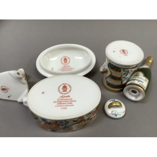 25 - Royal Crown Derby box and cover Ajanta exclusive for Royal Crown Derby Collector's Guild, oval, 4.5c... 