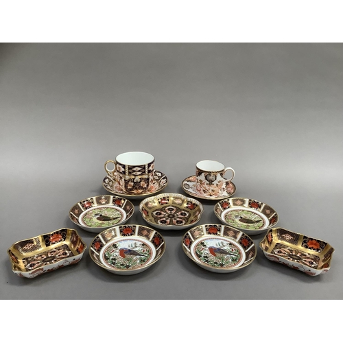 30 - A pair of Royal Crown Derby pin dishes of Old Imari Robin Christmas decoration exclusively for Royal... 