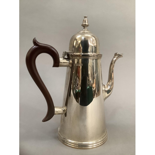 383 - Silver 18th century style coffee pot with domed lid, Birmingham 1970, approximate weight all in 22oz