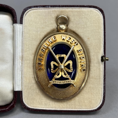 459 - A Masonic jewel in silver gilt, Birmingham 1937 for Kenning and Son, set to the centre with royal bl... 