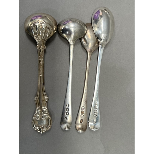 403 - A pair of Victorian silver mustard spoons, London, 1838 for William Eaton in fiddle and thread patte... 