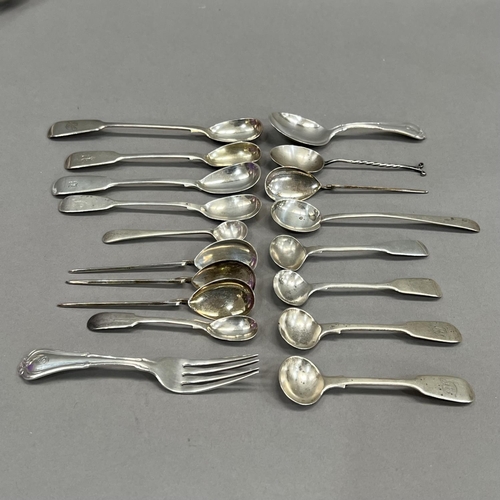 405 - A collection of 19th Century and early 20th Century silver condiment spoons including several Victor... 