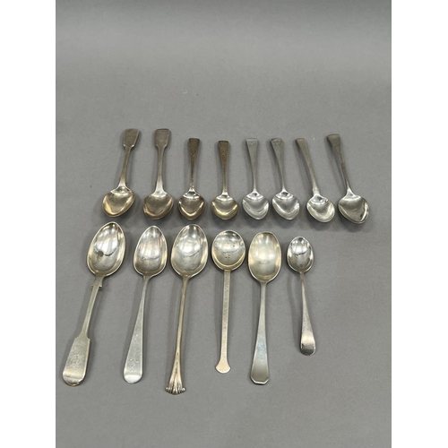 402 - A collection of late 18th, 19th and early 20th Century silver tea and coffee spoons, total approxima... 