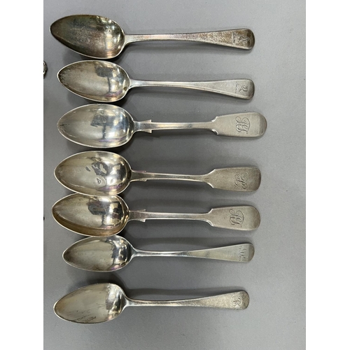 400 - A collection of early 19th and early 20th Century silver teaspoons, total approximate weight 8 3/4oz