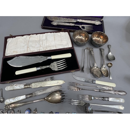 374 - A small collection of late 19th and early 20th Century silver plated cutlery including two boxed set... 