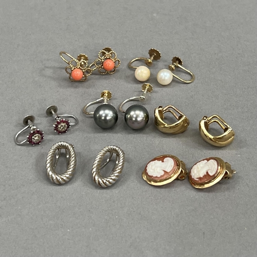 456 - Seven pairs of earrings all with clip or screw fittings and all in yellow or white metal (tests as 9... 