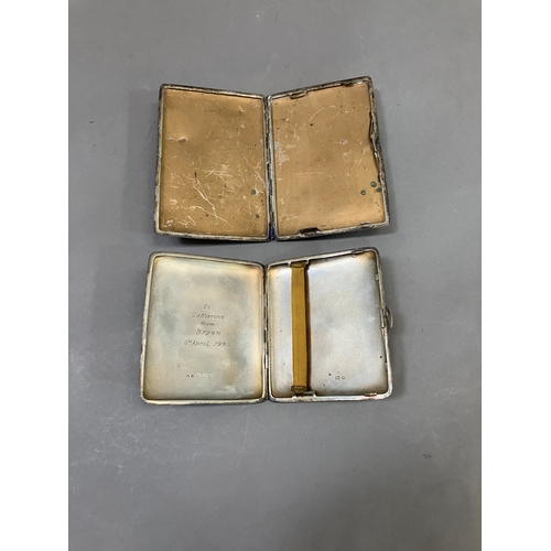 393 - Two early to mid 20th century silver cigarette cases, total approximate weight 10oz