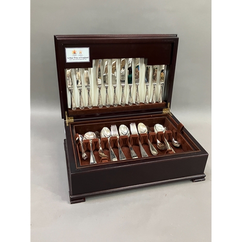 72 - A canteen of silver plated cutlery by Arthur Price of England with lift out tray, containing six din... 