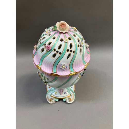 343 - Early 20th century Dresden potpourri pedestal vase and domed cover of wrythern form, tinted puce and... 