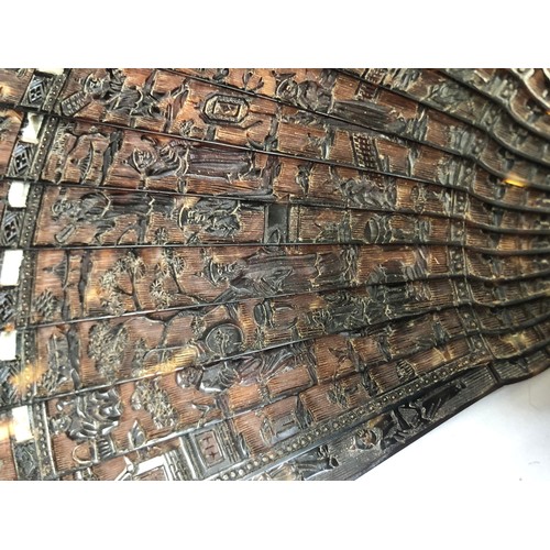 140 - C 1840’s a Chinese carved tortoiseshell brisé fan, with original box stamped with the name TugShing,... 