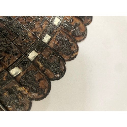 140 - C 1840’s a Chinese carved tortoiseshell brisé fan, with original box stamped with the name TugShing,... 