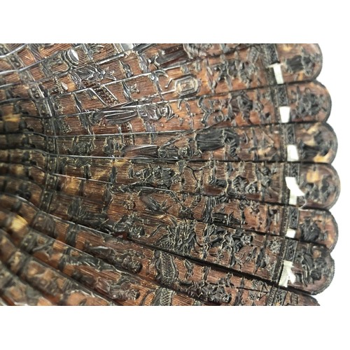 140 - C 1840’s a Chinese carved tortoiseshell brisé fan, with original box stamped with the name TugShing,... 