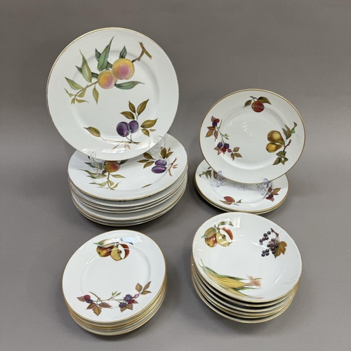 138 - Royal Worcester Evesham part service comprising eight dinner plates, three dessert plates, six desse... 