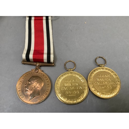 315 - Two WWII victory medals to 2276 PTE H D Holdron, five lond Regt and SJT W Warren 28 lond Regt plus s... 