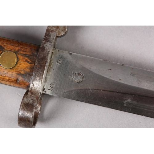 170 - A BRITISH 1888 PATTERN MK1 LEE METFORD BAYONET 30cm double edged blade stamped with crown 11 '01 EFD... 