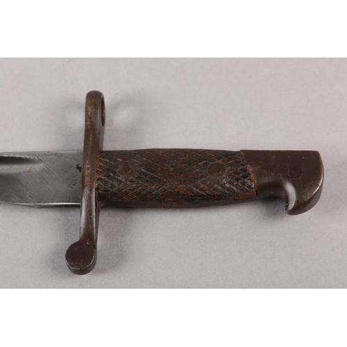 162 - A SPANISH 1941 MODEL BOLO BAYONET, Shaped single edge 25cm fullered blade stamped Toledo on 7626B to... 