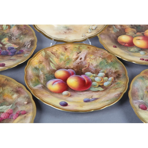 248 - A SET OF SIX ROYAL WORCESTER PORCELAIN CABINET PLATES BY HORACE H PRICE, of circular form with gilt ... 