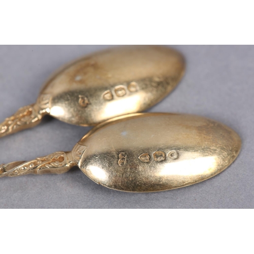 329 - A SET OF SIX VICTORIAN SILVER GILT TEASPOONS AND SUGAR TONGS, London 1895 for Wakely & Wheeler, each... 