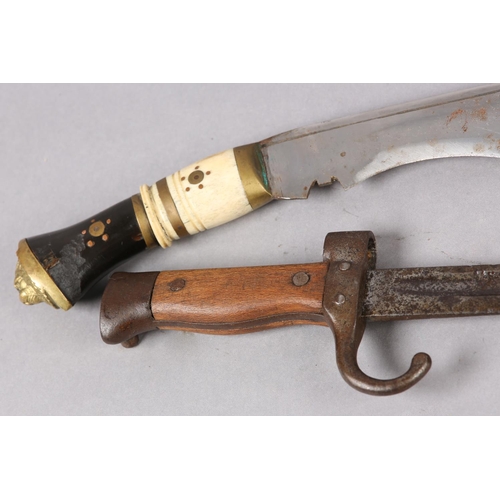 168 - A BRITISH 1853 PATTERN SOCKET BAYONET with 44cm triangular fullered blade, muzzle ring stamped V GRK... 