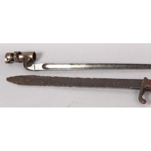 168 - A BRITISH 1853 PATTERN SOCKET BAYONET with 44cm triangular fullered blade, muzzle ring stamped V GRK... 