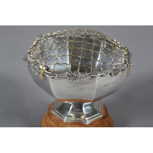 336 - AN ELIZABETH II SILVER ROSE BOWL, Birmingham 1990, Joseph Gloster Ltd, of octagonal outline with she... 