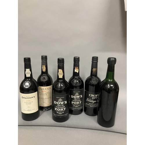 53 - MIXED LOT VINTAGE PORT. 6 Bottles
W & J GRAHAM'S VINTAGE PORT 1980 2 Bottles 75cl. 20%. Levels: Bott... 