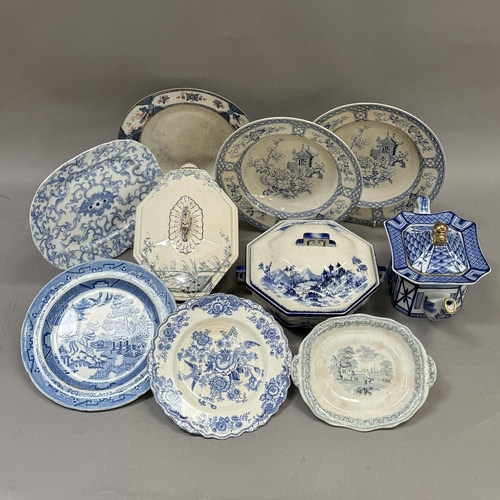 125 - A collection of 19th century and later blue and white ware comprising a Royal Doulton Norfolk lidded... 