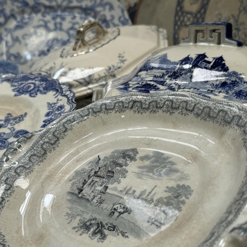 125 - A collection of 19th century and later blue and white ware comprising a Royal Doulton Norfolk lidded... 