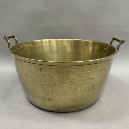 170 - A large brass jam pan, 44cm x 26cm