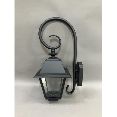 162 - An outdoor wall light in box