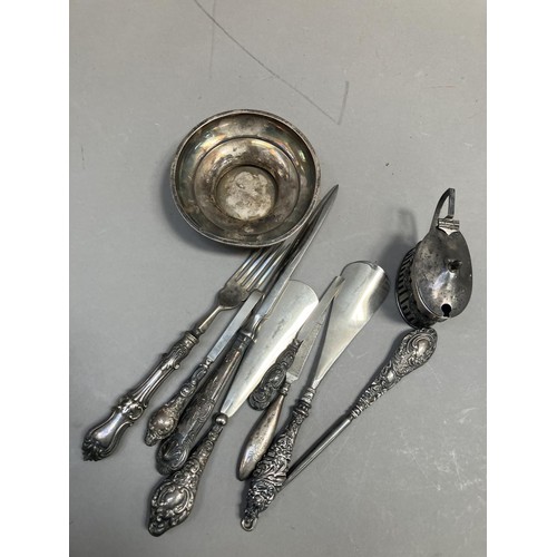 240 - Silver ware including mustard pot of oval outline, manicure items, shoe horns, paperknife and white ... 