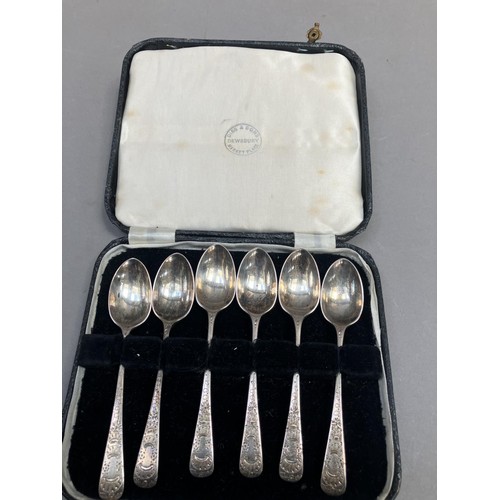 250 - A late Victorian set of six silver engraved coffee spoons, in a fitted case, Sheffield 1896