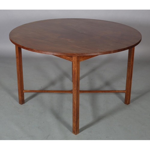 4 - Gordon Russell (1892-1980), A mahogany table design no386, originally designed in 1925, circular wit... 