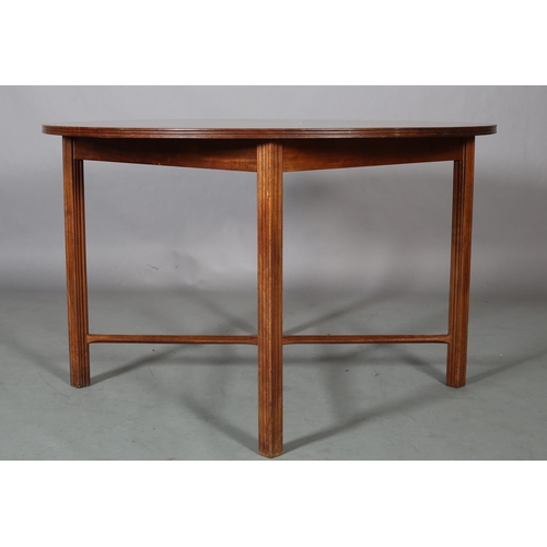 4 - Gordon Russell (1892-1980), A mahogany table design no386, originally designed in 1925, circular wit... 