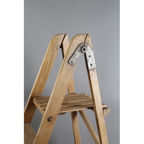 136 - A pair of vintage wooden step ladders, 93cm high